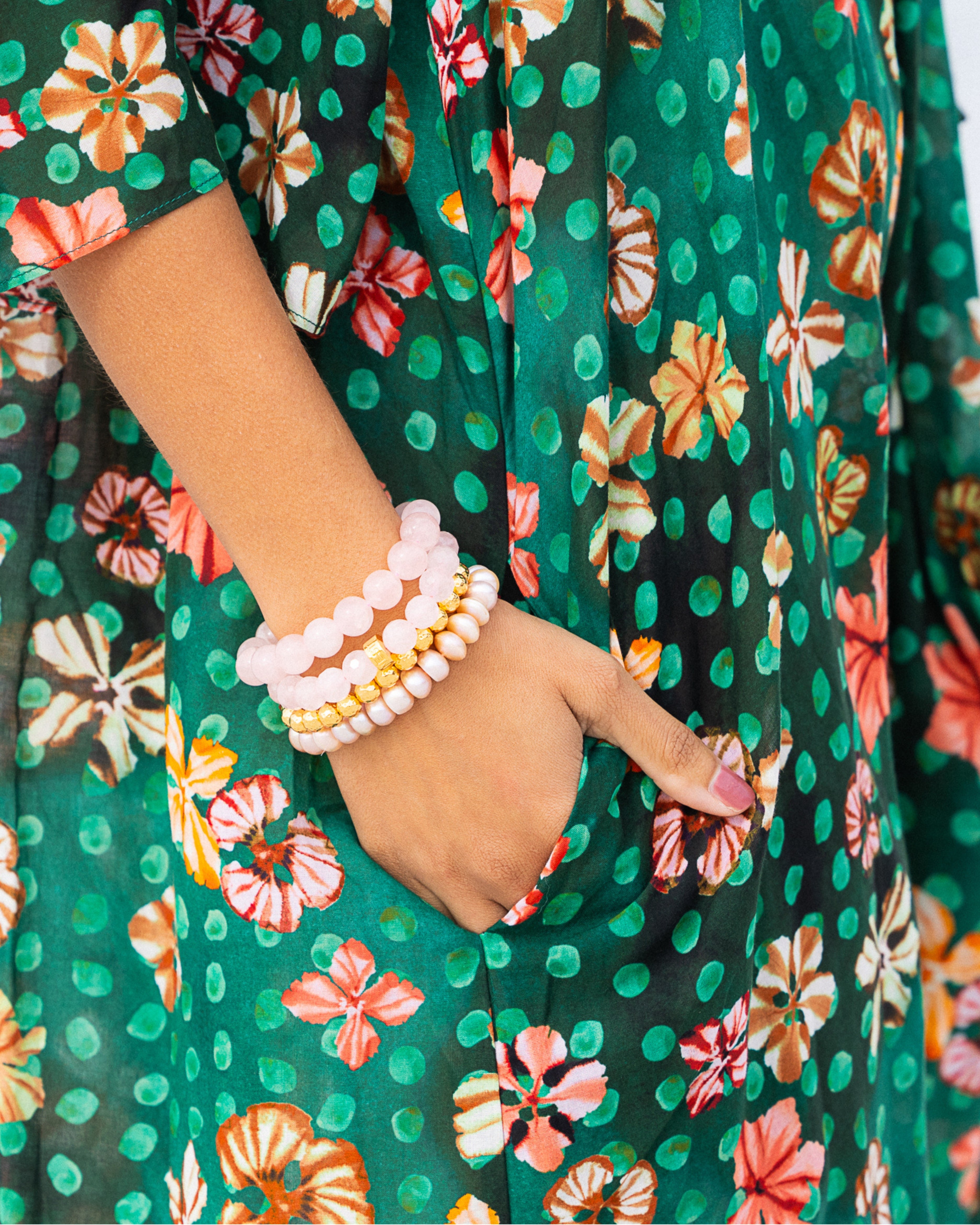 Pale Peach Pearl Stretch Bracelet with Brushed Accent